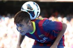 开云官方app入口-从本泽马爆发到苏格兰决胜局，绿茵场上的唯一性启示