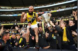 开云APP-包含激烈较量：欧洲联赛震撼全球篮球迷的词条