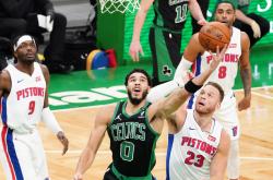 开云体育中国-关于半场比分告急，弃用失误增多的信息