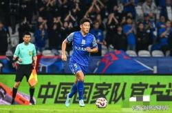 开云体育APP下载-上海申花遗憾失利，中超冠军吹雪片刻的简单介绍
