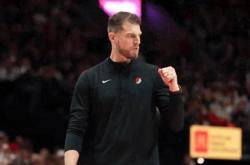 开云体育-开拓者队主帅与球员发生矛盾，关系紧张