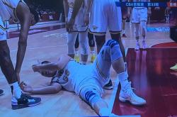 开云官网-比赛中球队表现低迷，输球尴尬