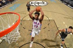 开云体育直播-包含山西队鏖战广东队，恩比德高光表现的词条