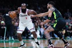 开云体育中国-包含雷霆爆冷凯尔特人B队，乔治三分雨点燃全场的词条