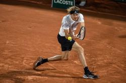 开云体育app-西班牙网球队血洗美国网球队，兹维列夫惊艳世界的简单介绍