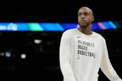 开云在线直播-雄鹿后卫连轰高分，大胜对手的简单介绍