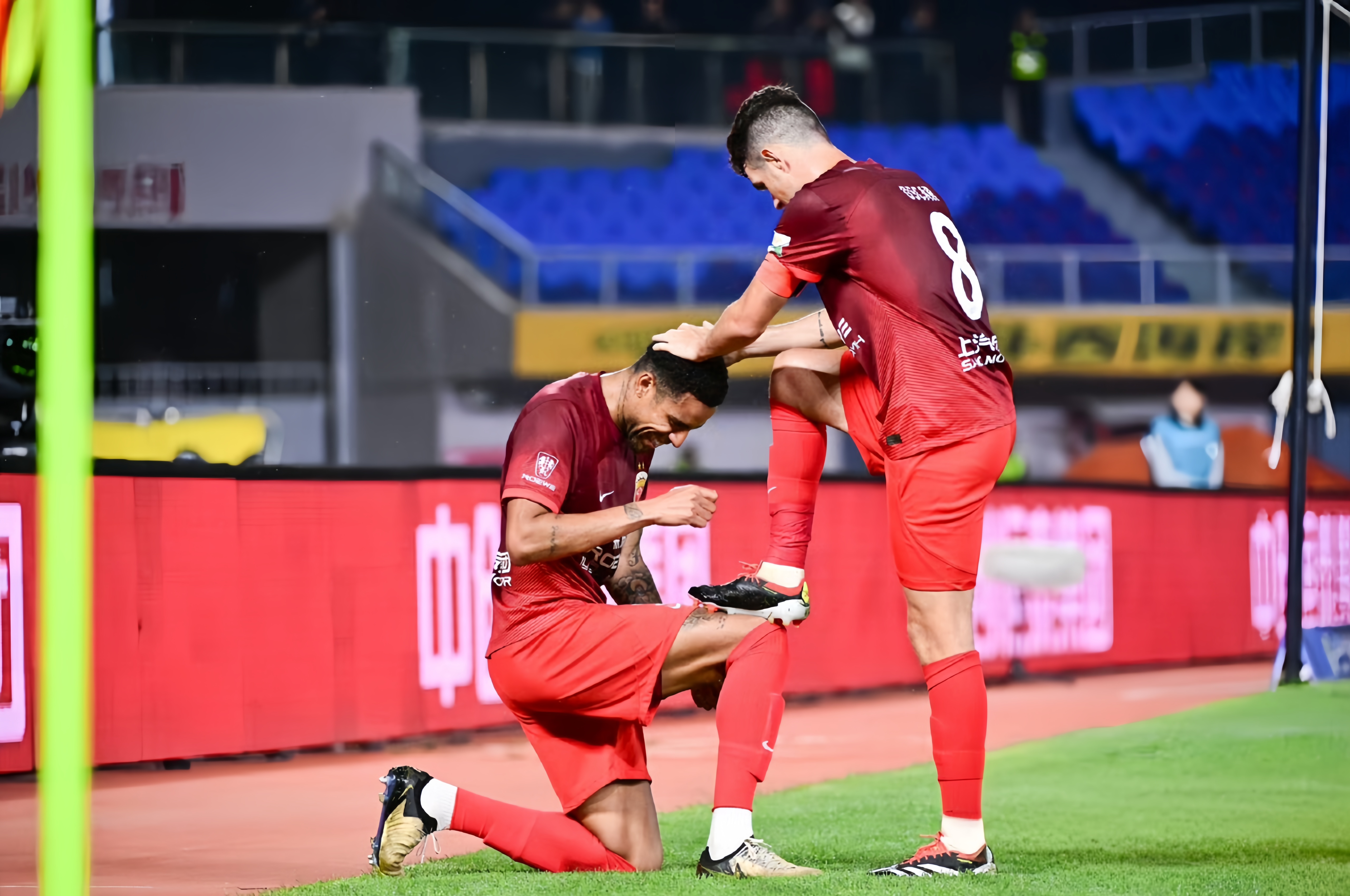 淘汰赛上的残酷拼杀令人揪心不已