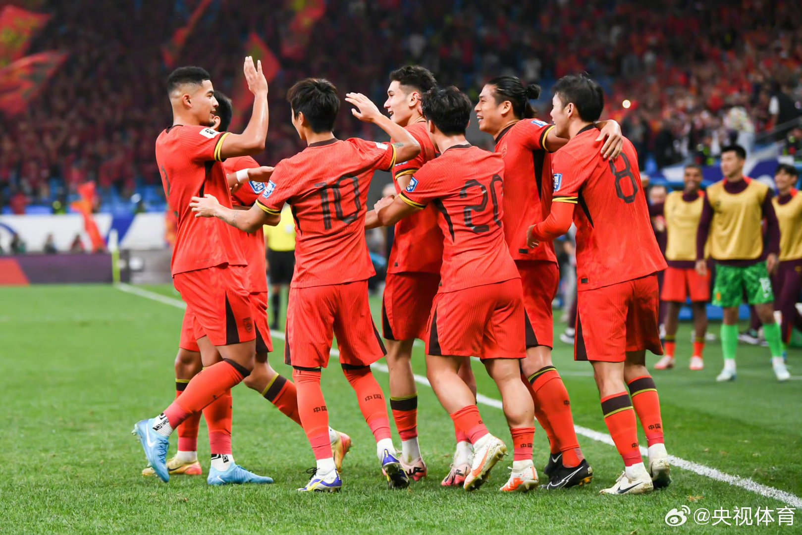 关于国内球赛热血激荡：各队实力碾压对手斩获胜利的信息