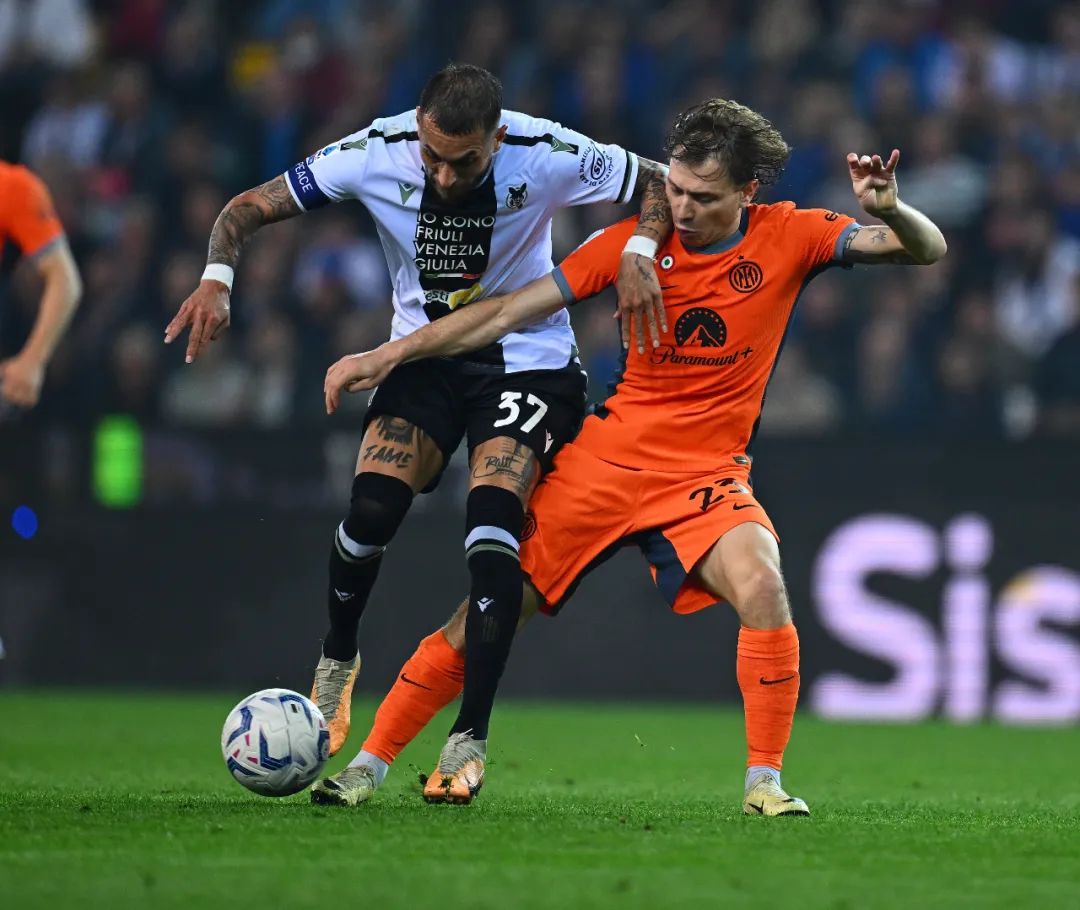 乌迪内斯逆转击败对手，挣得关键胜利