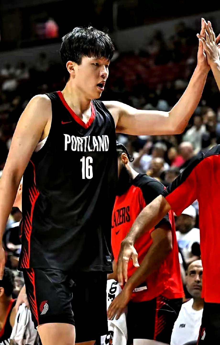 开拓者队主帅与球员发生矛盾，关系紧张