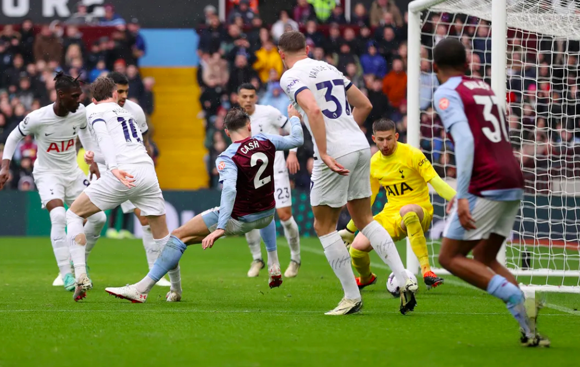 埃弗顿主场大胜维拉，重返英超前四的简单介绍