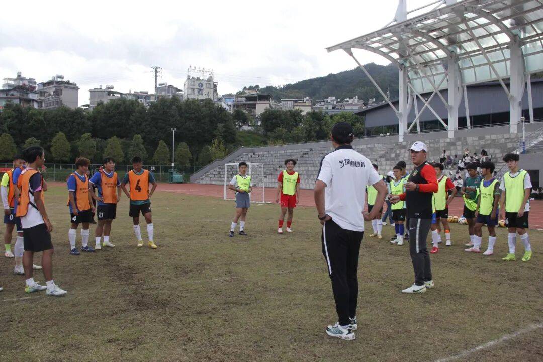 热门球队备战国际赛事，积极备战