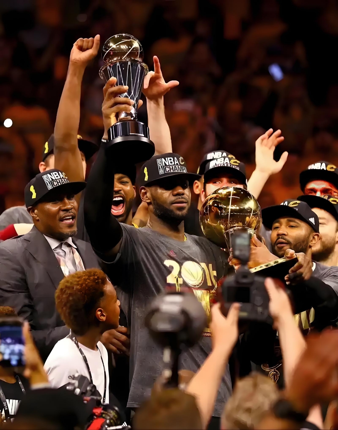 包含NBA全明星闪耀时刻展示，球员才华惹人赞叹的词条