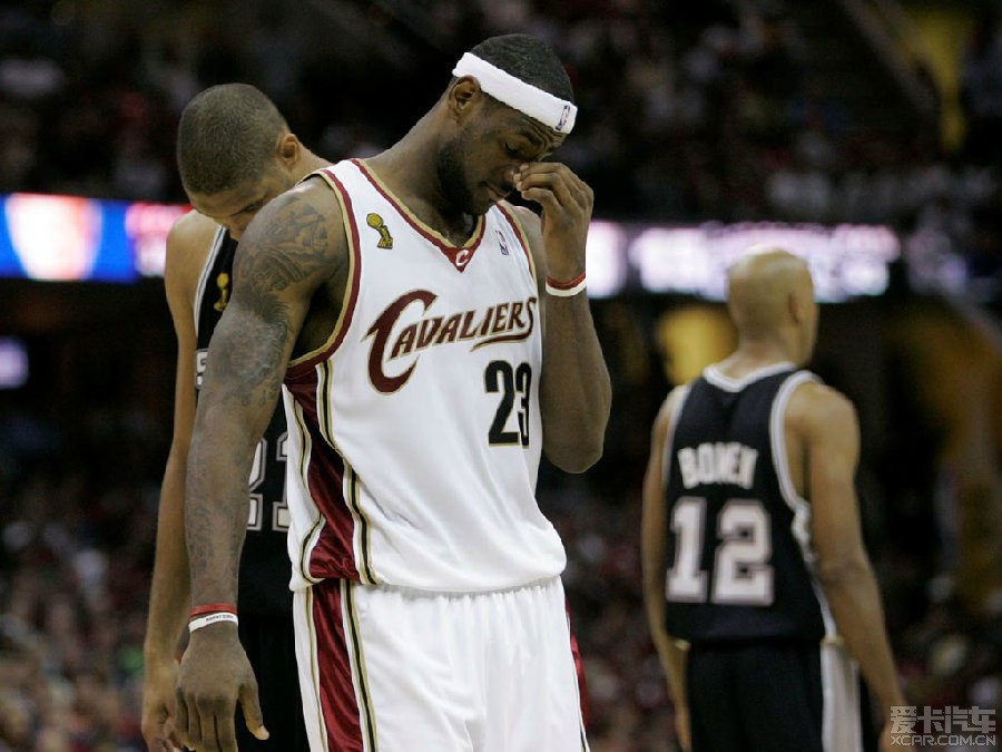 吉林队横扫广东队，福克斯带队取胜