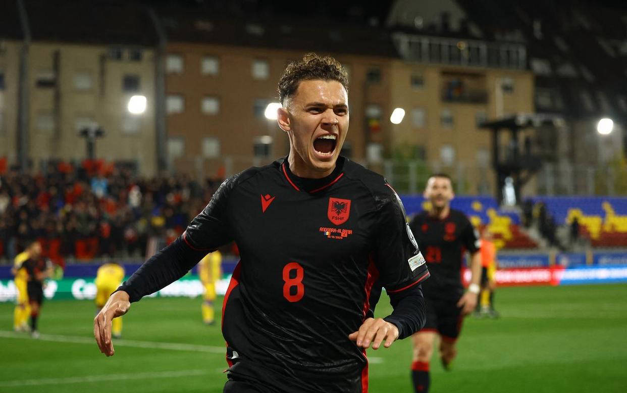 包含哥伦比亚绝地反击塞维利亚，阿尔巴关键制胜的词条