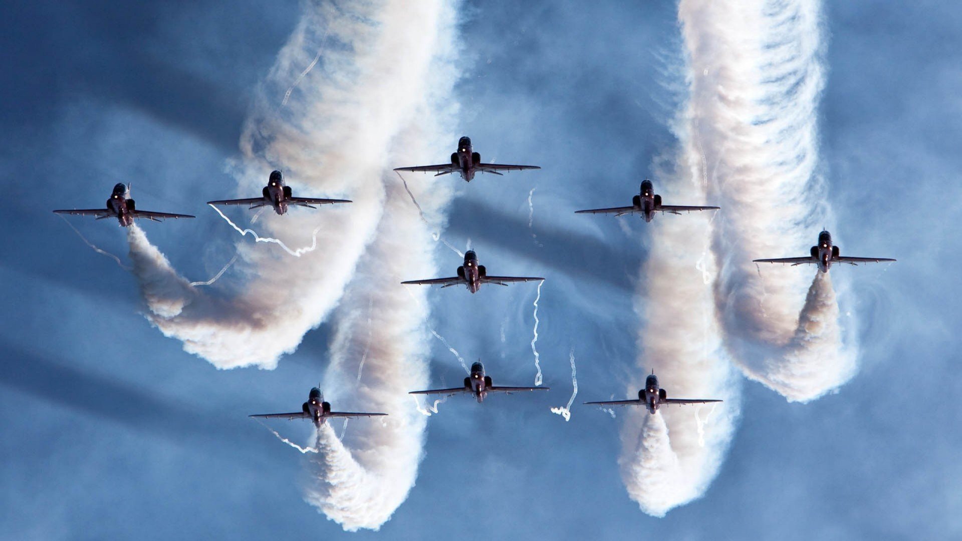 跨界传奇,从山西鏖战到英超争冠,布克的双线战场