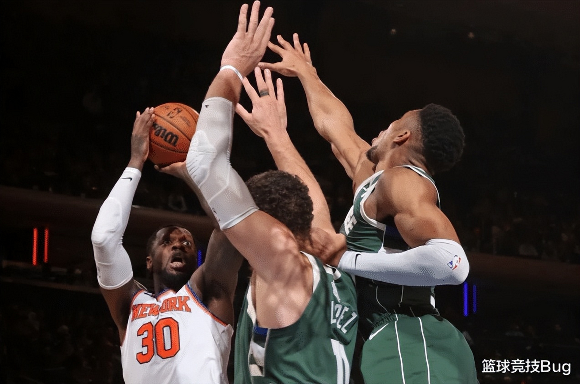 雄鹿后卫连轰高分,大胜对手的简单介绍 雄鹿后卫连轰高分,大胜对手的简单介绍