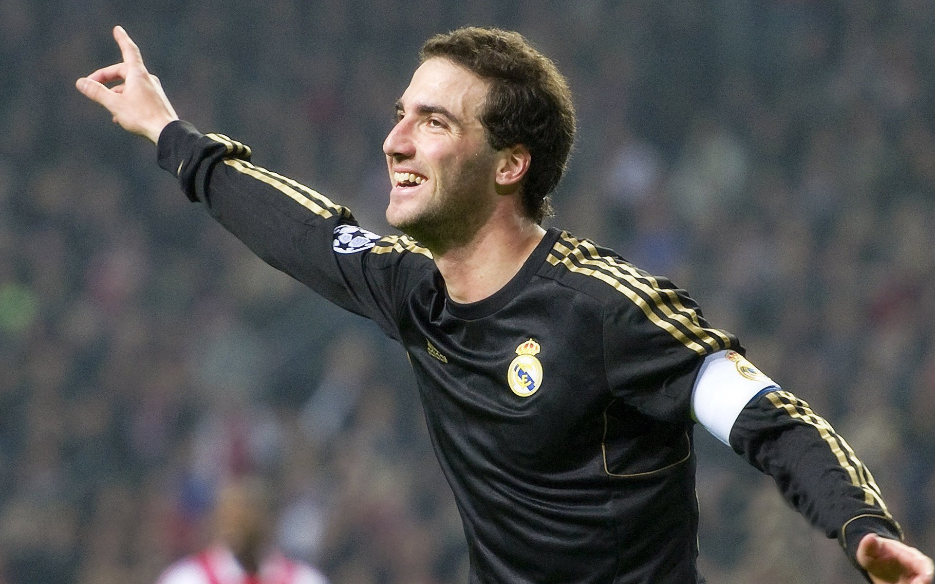 北欧寒夜中的南美魔法,梅西关键一传助皇家社会决胜芬兰