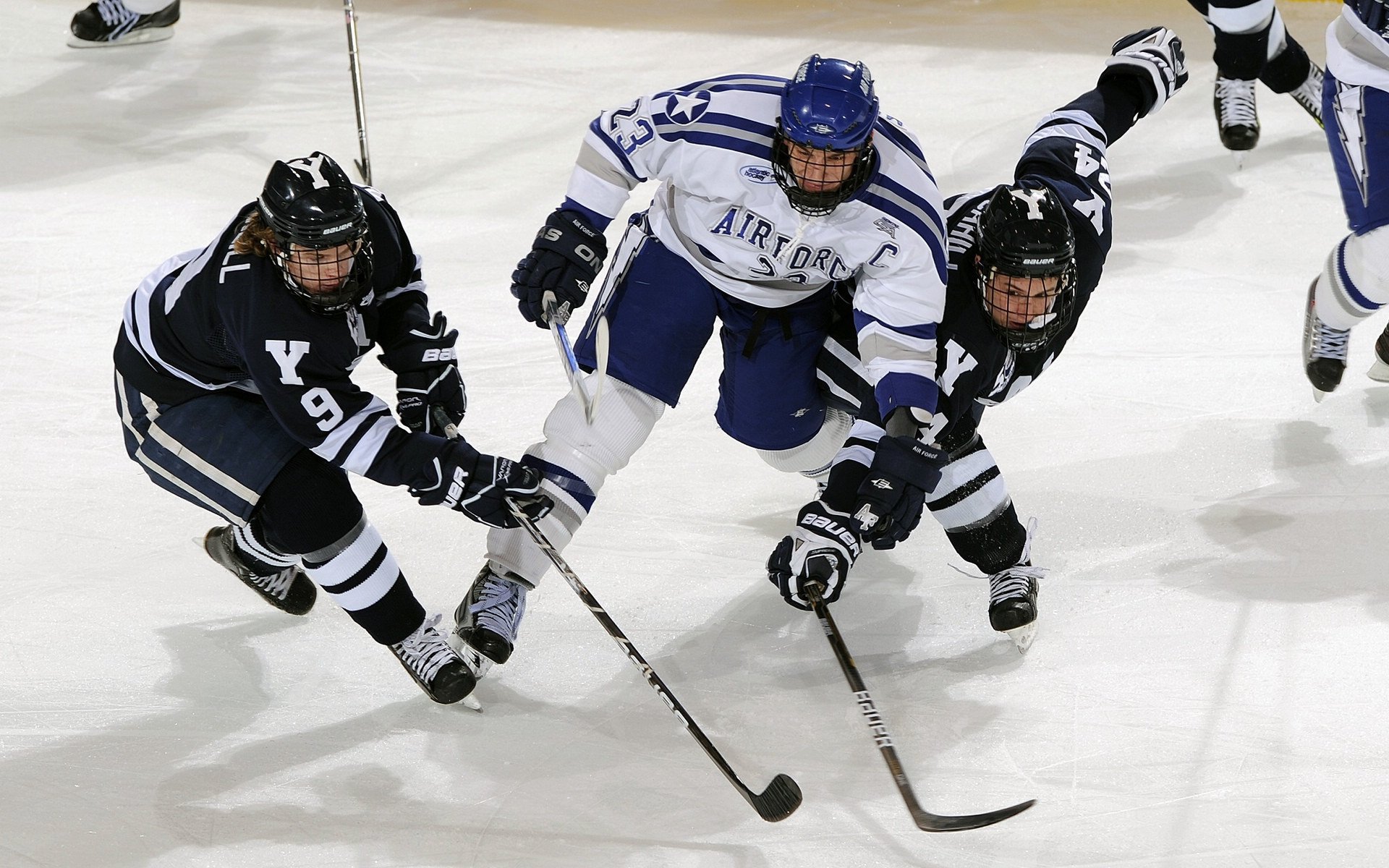 红潮席卷阿尔卑斯，当利物浦的胜利方程式驶入F1争冠赛道
