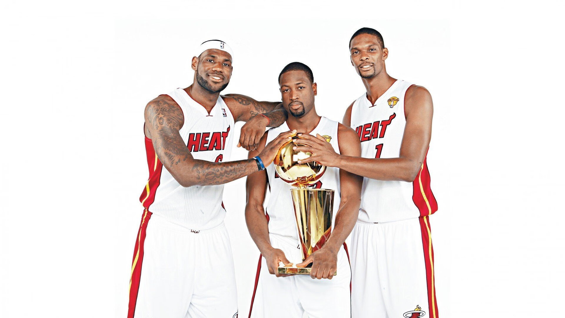 F1新赛季揭幕战之夜,拉文在聚光灯下绽放,舞台越大越强