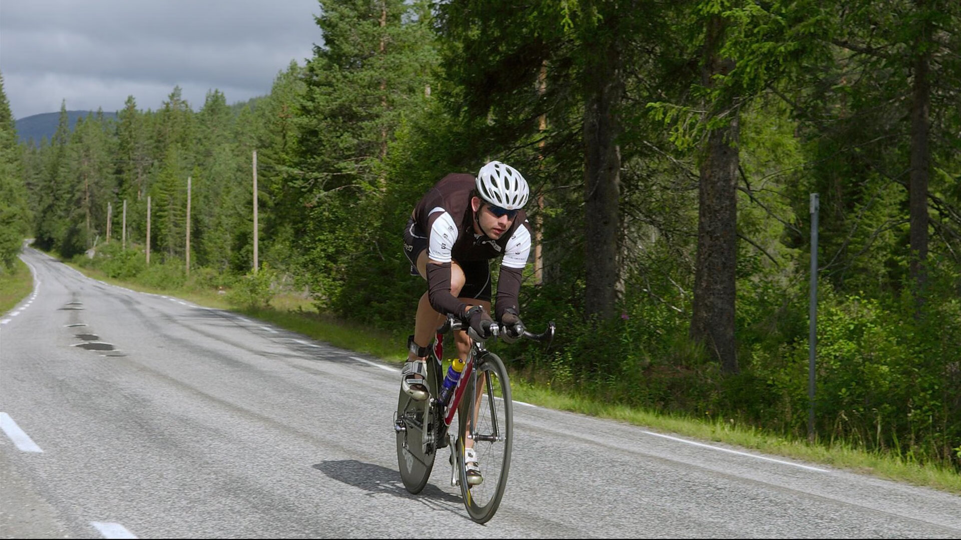 黄鸭组合展翅领航，中国队团体赛碾压印尼队彰显统治力